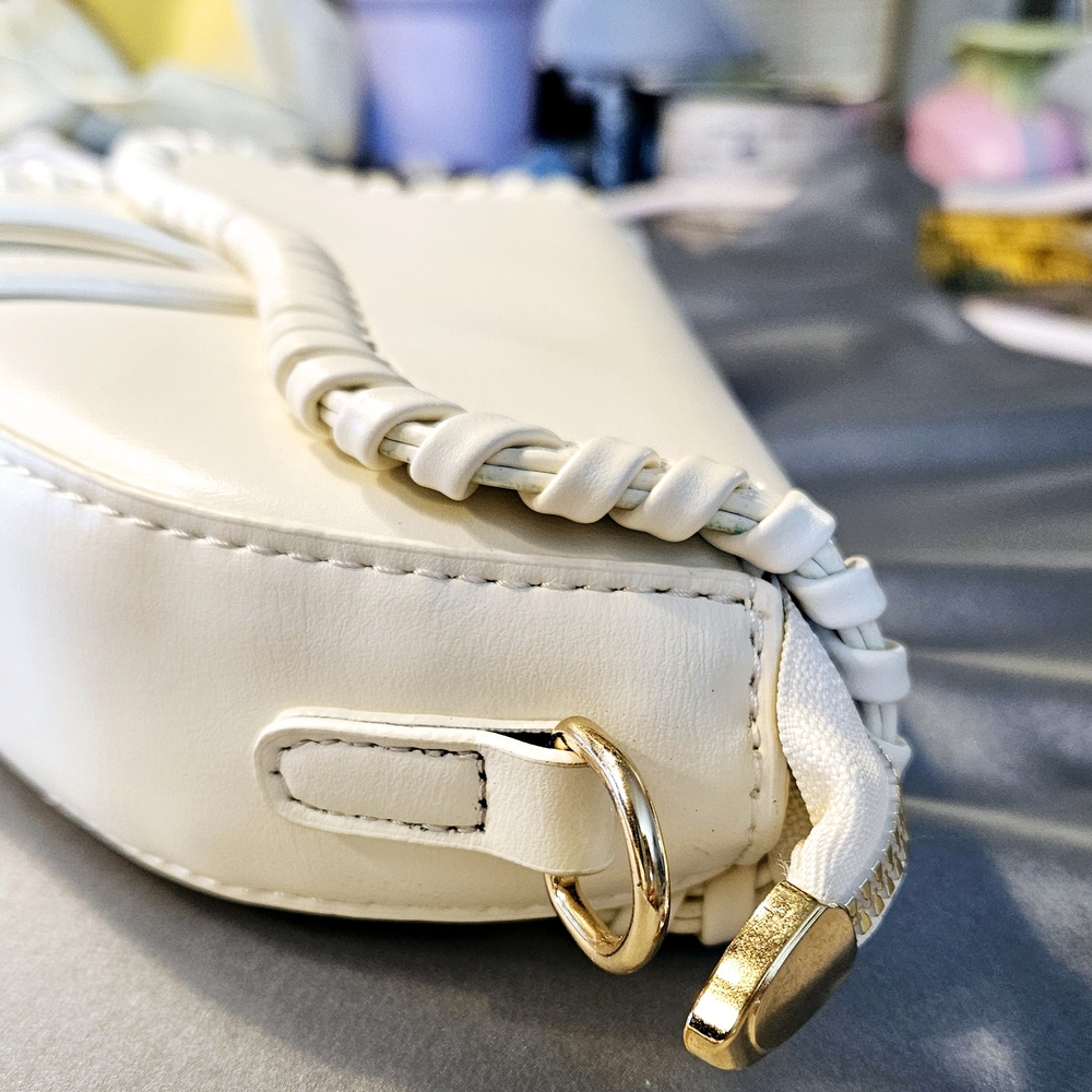 SALE!! Versatile handbag with Whipstitch Detail and Gold Charm - Picture 5 of 6